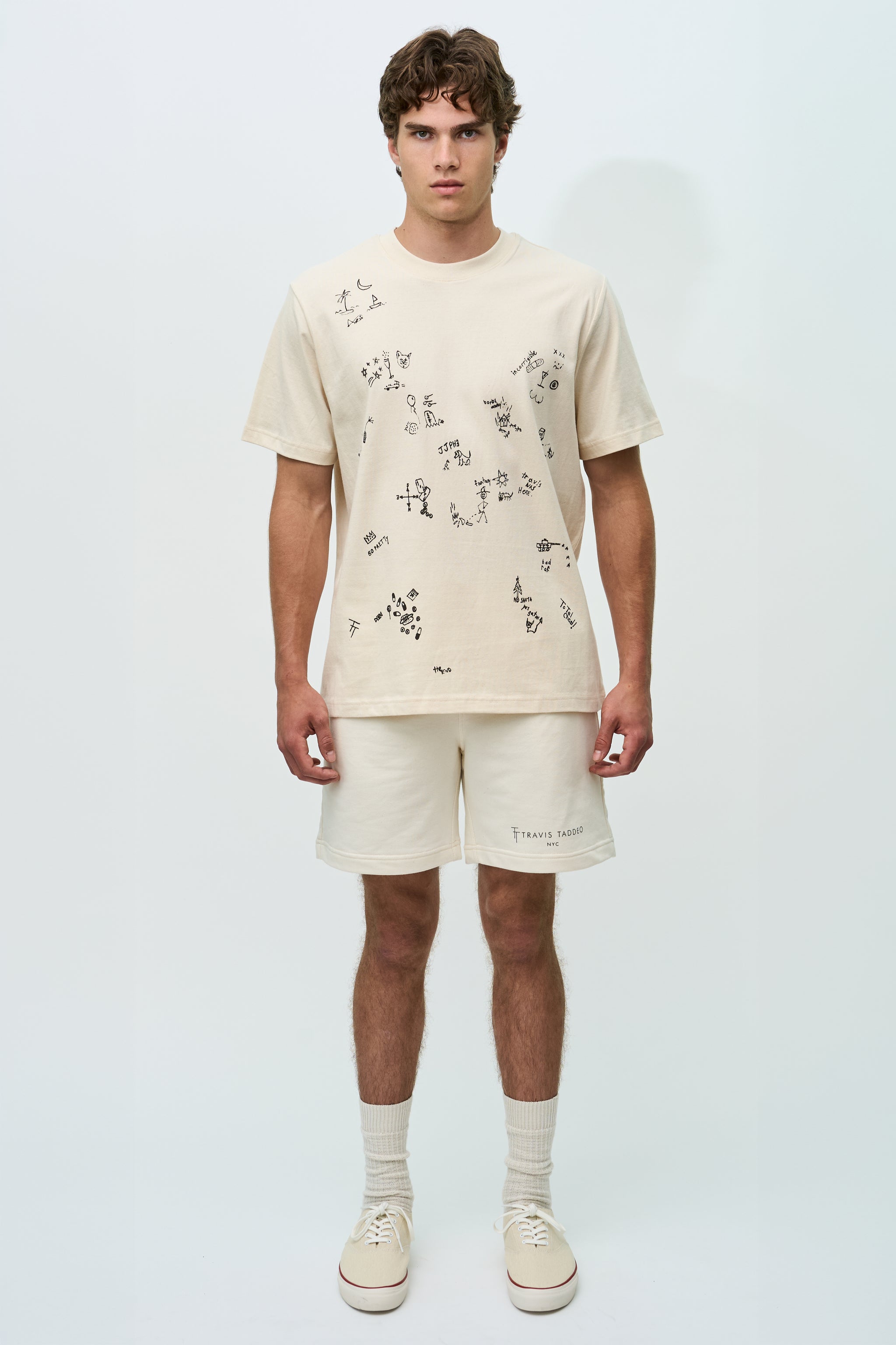 DOODLE TEE CREAMY – TRAVIS TADDEO